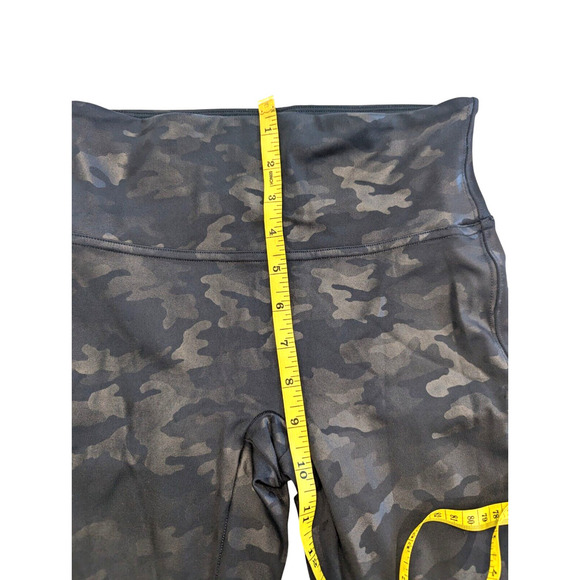 Women’s Spanx Faux Leather Matte Camo Leggings Size Small Petite - Picture 7 of 10
